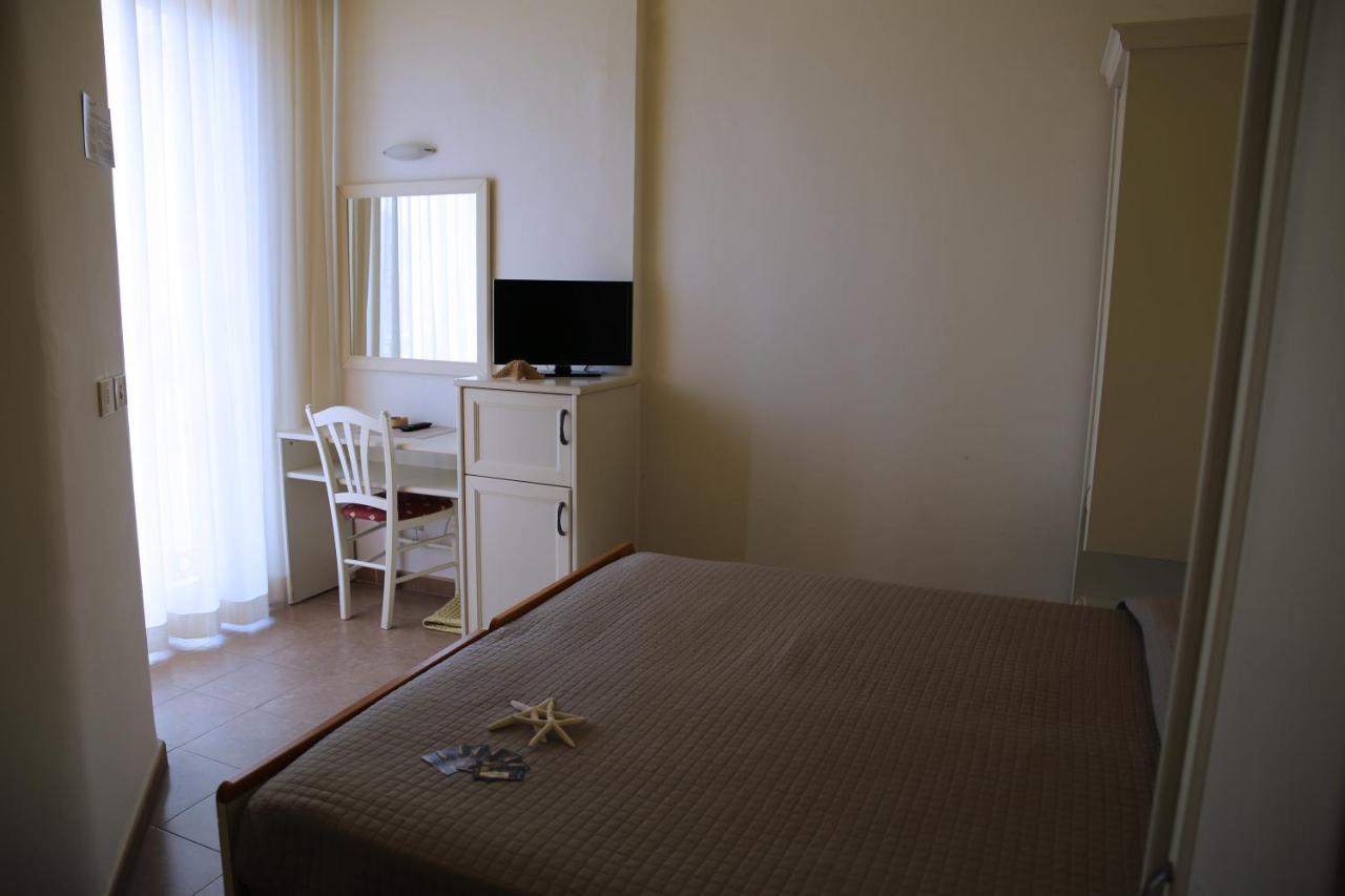 Hotel Philadelphia Каттолика Экстерьер фото