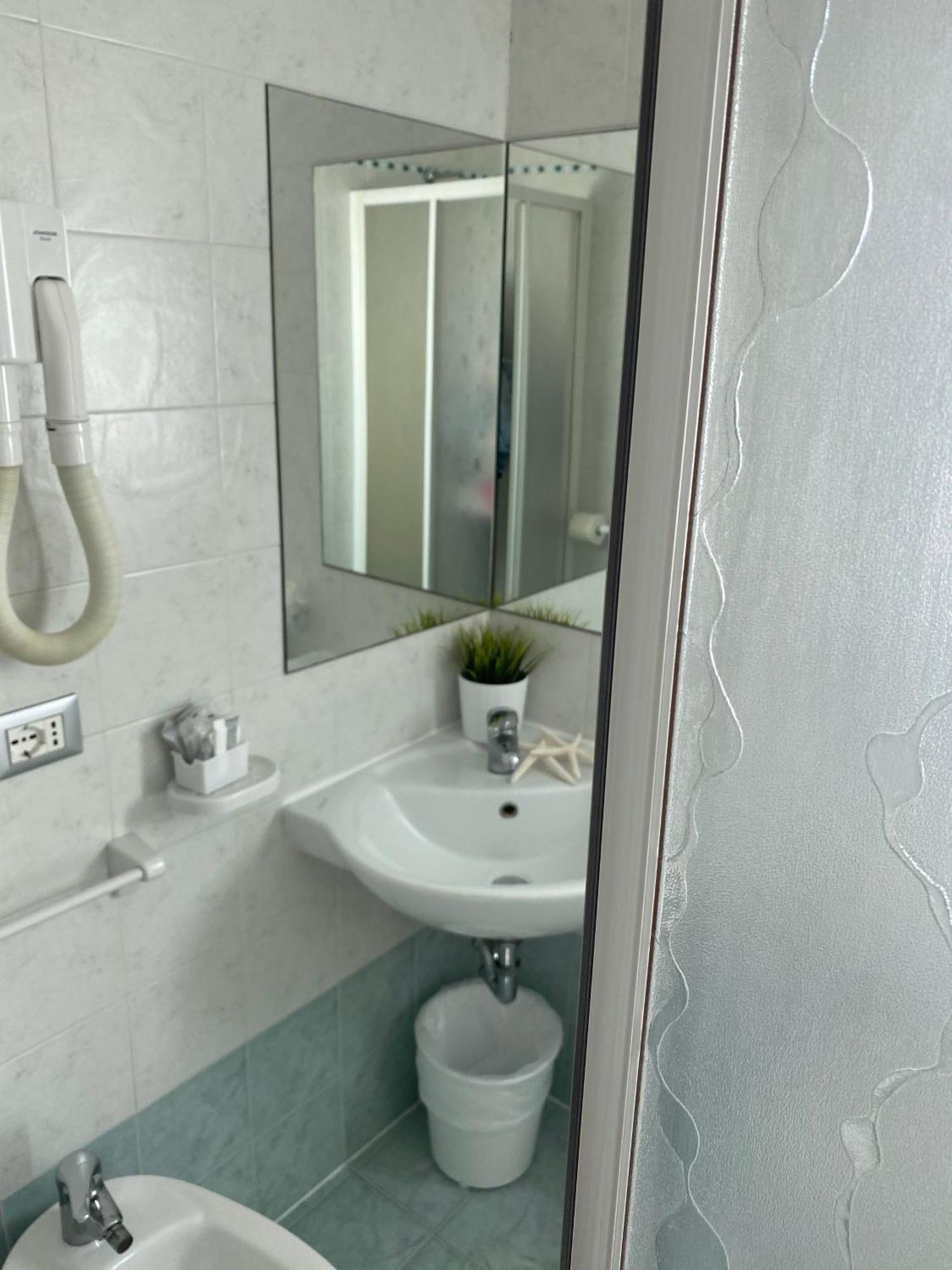 Hotel Philadelphia Каттолика Номер фото