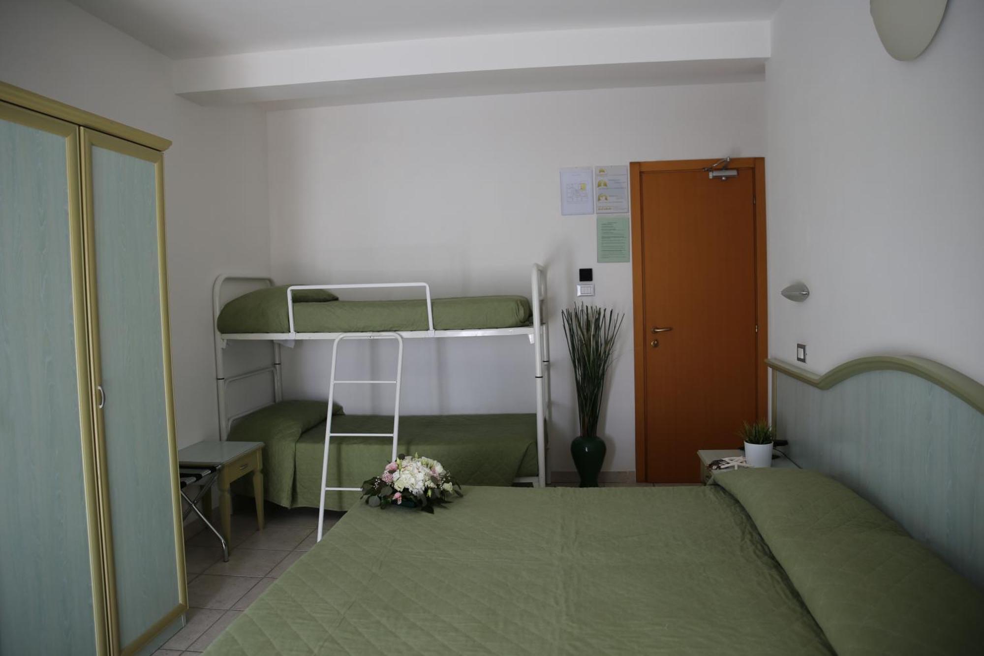 Hotel Philadelphia Каттолика Номер фото